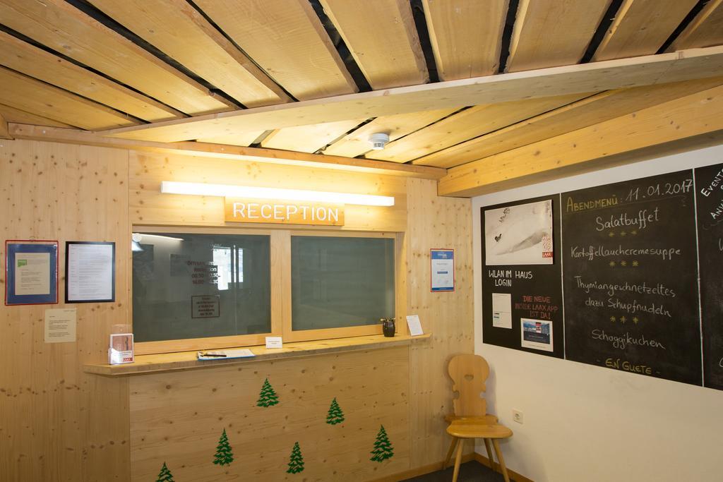 Berghaus Nagens Hostel Флимс Екстериор снимка